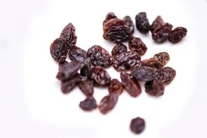 a small pile of raisins